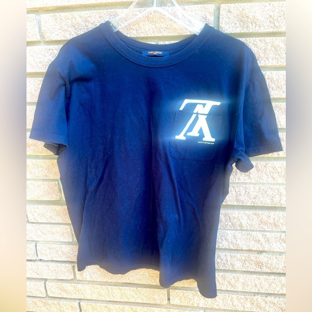Louis Vuitton Forever Pocket T-shirt navy blue and white Sz Medium short sleeve